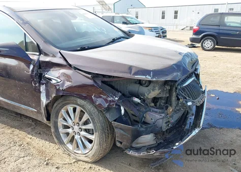 2018 Buick Enclave Premium z USA, uszkodzony, nr VIN 5GAEVBKW8JJ190566